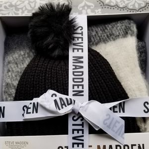 Black and white scarf set